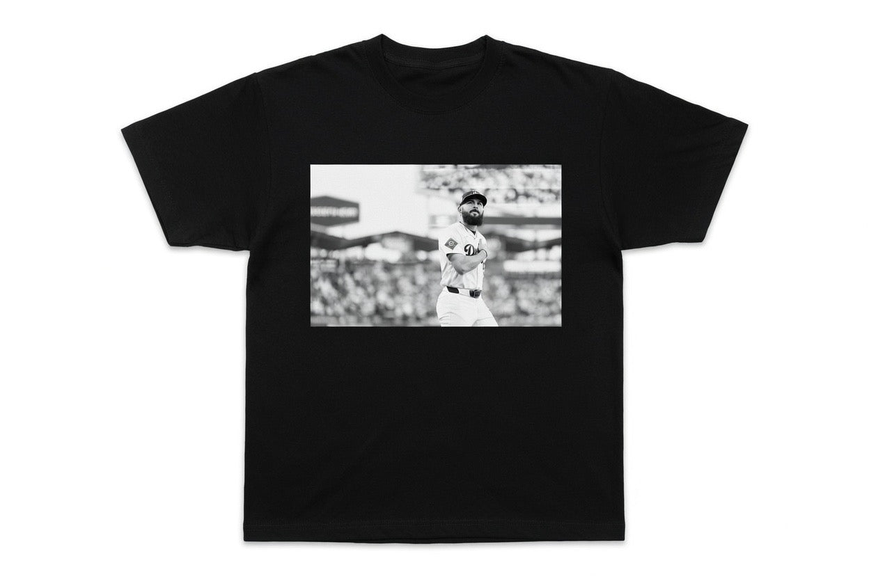 Vesia Strength Tee